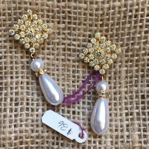 Pearl and rhinestone drop pierced earrings
